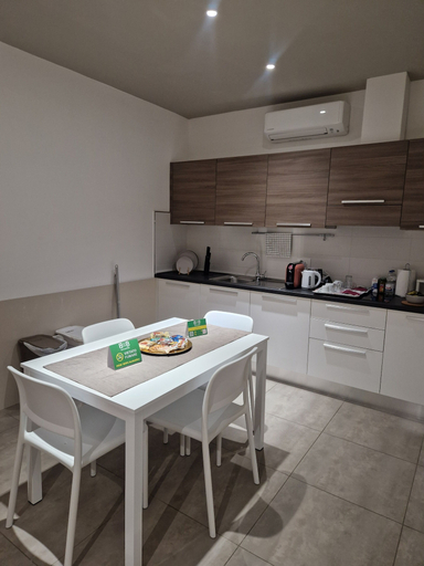 Others 5, Bed&Bike, Massa Carrara