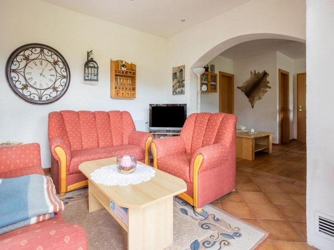 Others 4, Apartment in Mariapfarr near Ski Slopes, Tamsweg
