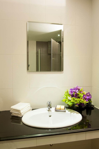 Bathroom 4, Montien House Hotel, Ko Samui