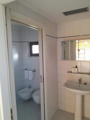 Bathroom, Gerenzano Apartments, Varese