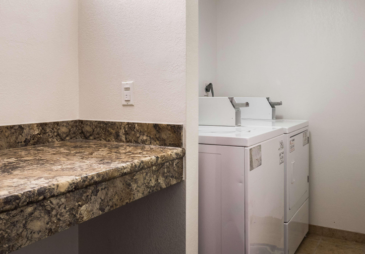 Bathroom, Motel 6 Prospect Heights, Il GA, Cook
