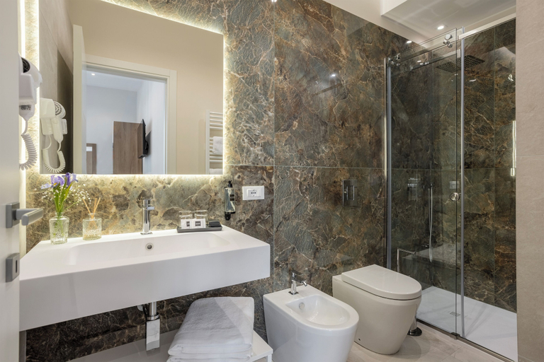 Bathroom 3, Julia's Boutique Rooms, Palermo