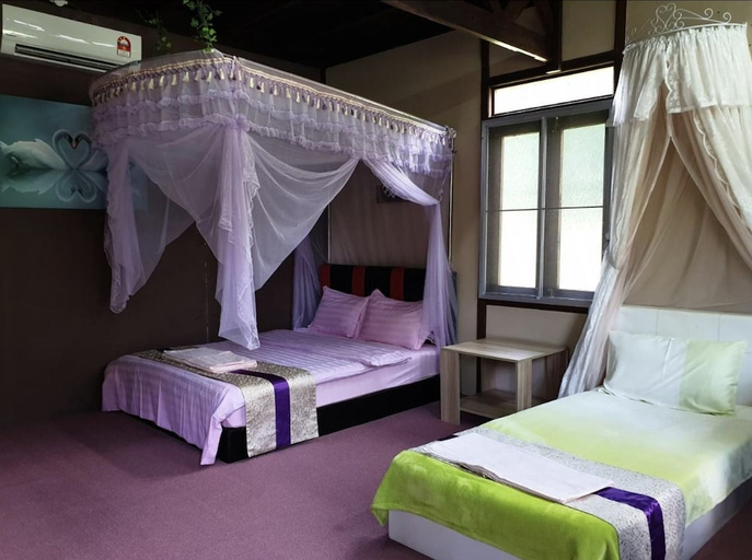 Bedroom 2, Happy Paradise, Bentong