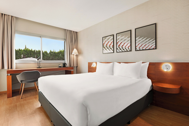 Bedroom 3, Ramada by Wyndham Valencia Almussafes, Valencia