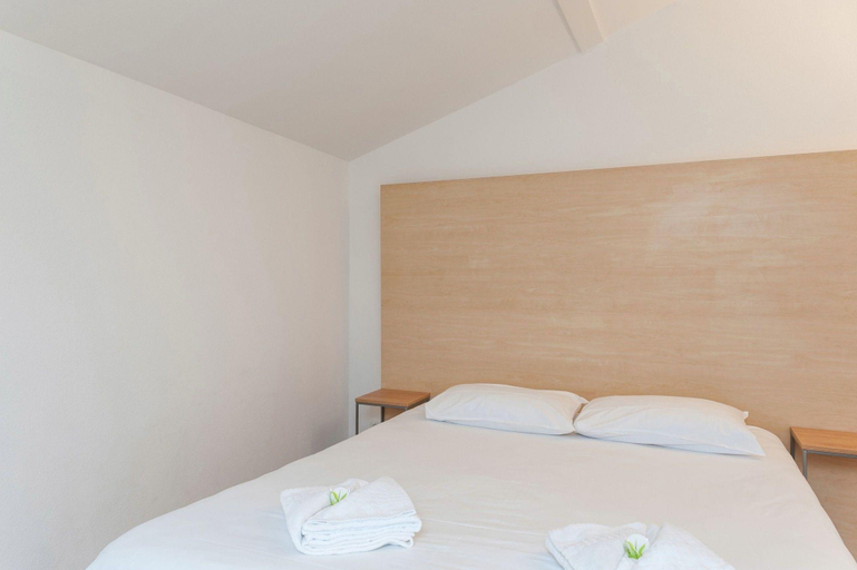 Bedroom 2, Residhotel Vieux Port, Bouches-du-Rhône