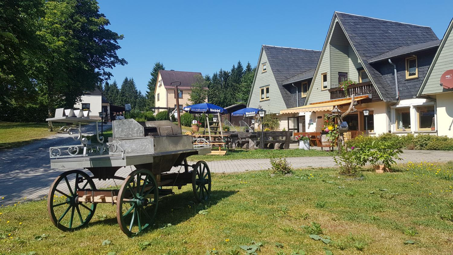 Exterior view 2, Hotel-Pension Rennsteighutte Frauenwald, Ilm-Kreis
