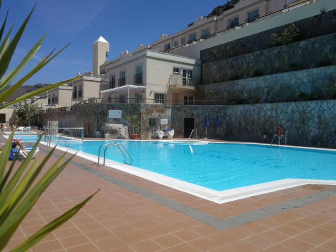 Sport & Beauty 2, Comfortable modern house, in a complex with a swimming pool, Las Palmas