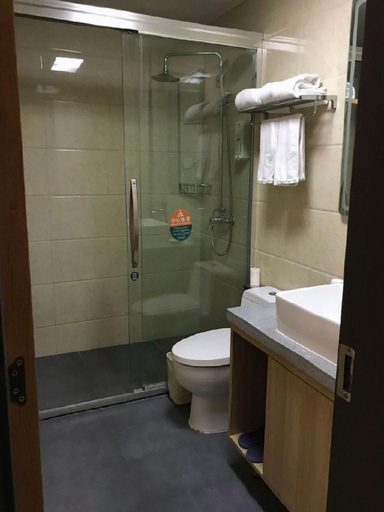 Bathroom 4, GreenTree Inn Anhui Hefei Bianhe Road Yuanshangyuan Express Hotel, Hefei