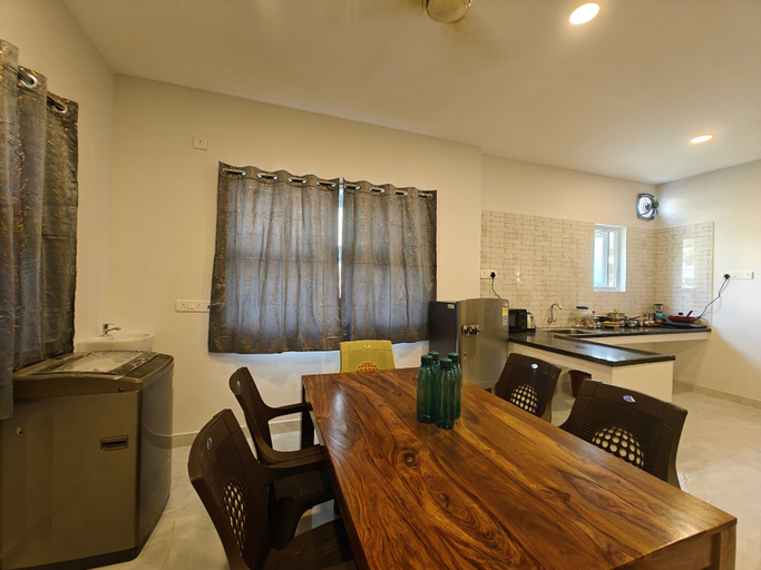 Living area 5, Hotel Mauris & Restaurant By Wishotel, Indore