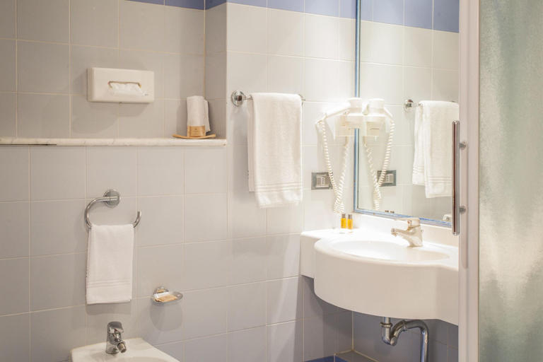 Bathroom 4, Donizetti, Bergamo
