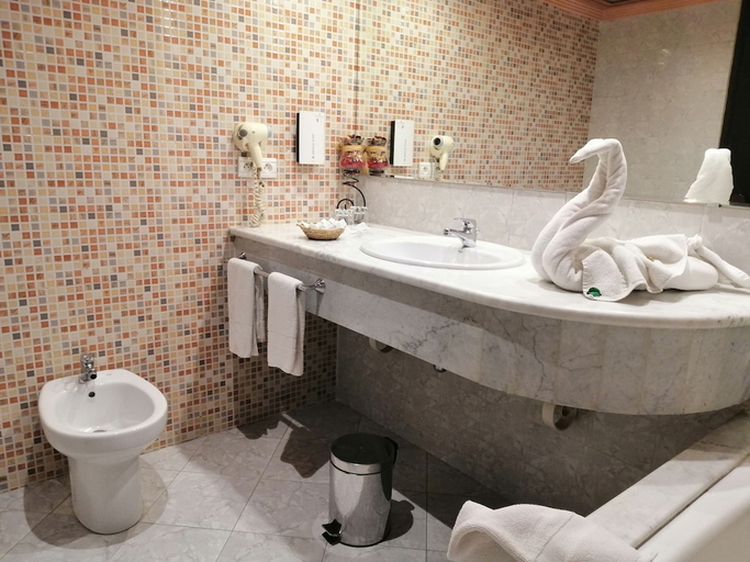 Bathroom 2, Hotel Tghat Fes, Fès
