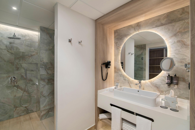 Bathroom 5, Serenade All Suites, Adults Only Resort, Salvaleon de Higuey