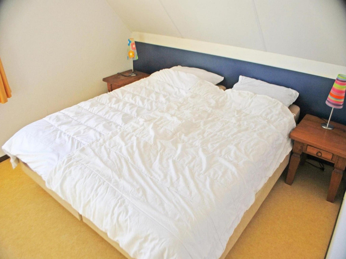 Bedroom 2, Bungalow near Breskens beach and lighthouse, Sluis