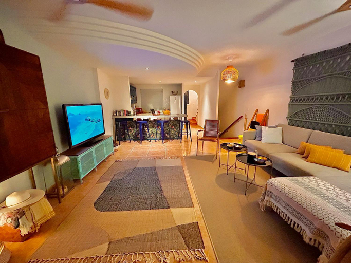 Others 4, Roque-House, Santa Cruz de Tenerife