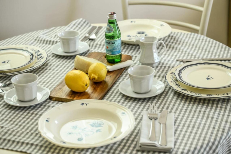 Food & Drinks 5, Skyline 1BR Apartment with City and Sea View
