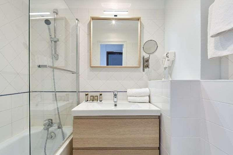 Bathroom 5, Aparthotel Residences Paris Asnieres, Hauts-de-Seine