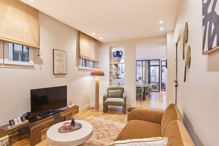 Others 5, Charming flat in the heart of Paris, Paris