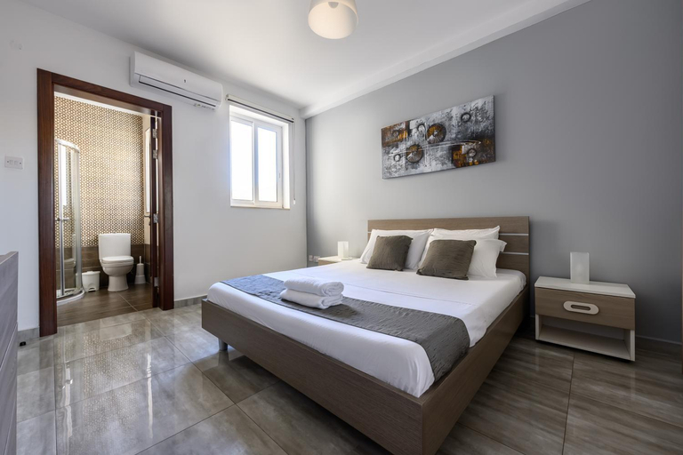 Bedroom 2, F9 Room 1, Private Double room with private bathroom in shared Flat