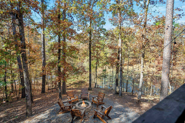 Property grounds 4, Feelin' Froggy Cabin for 11, McCurtain