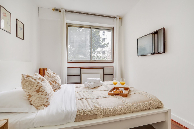 Room 3, Chic 1BR Steps from Opéra Garnier, Paris