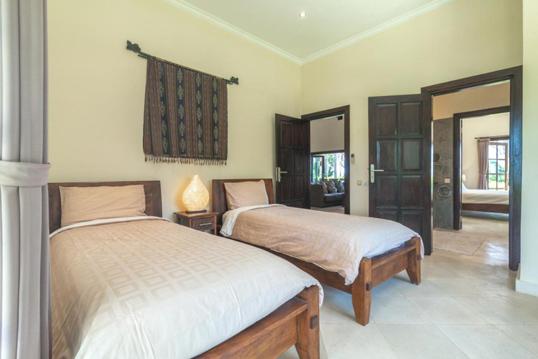 Bedroom 2, Villa Sali: luxury beach villa with staff!, Buleleng