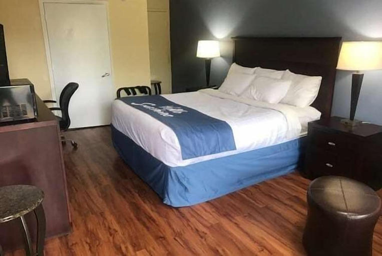 Bedroom 3, Days Inn By Wyndham King, Forsyth