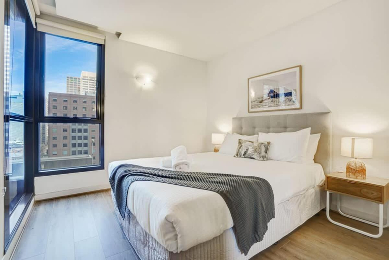 Bedroom 2, Comfy 2BR Apt Next to Southern Cross, FREE Parking, Melbourne