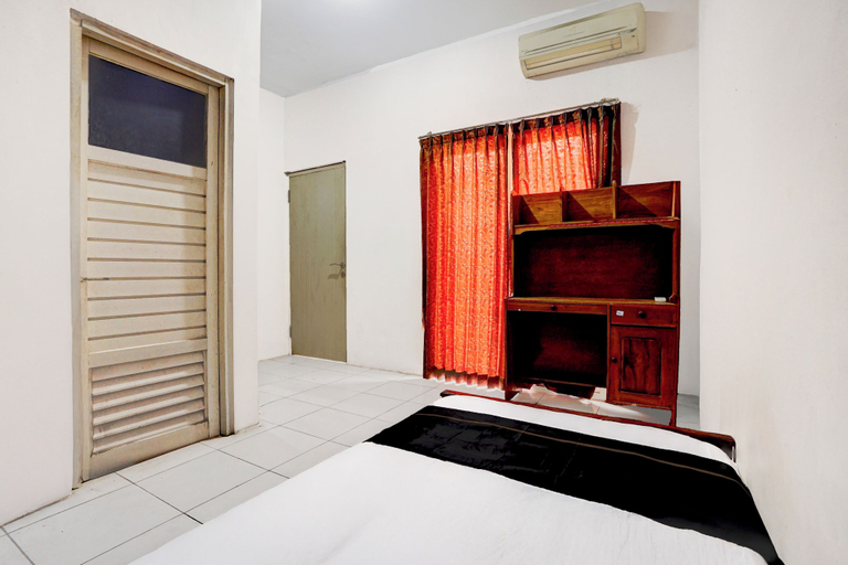 Room 5, OYO 95041 Griya Indah Homestay, Surabaya