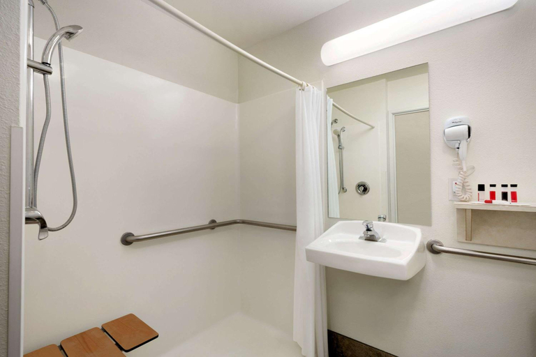 Bathroom 4, Travelodge by Wyndham Yampa, Routt