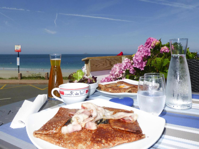 Food & Drinks, Stone House by Les Godelins Beach, Côtes-d'Armor