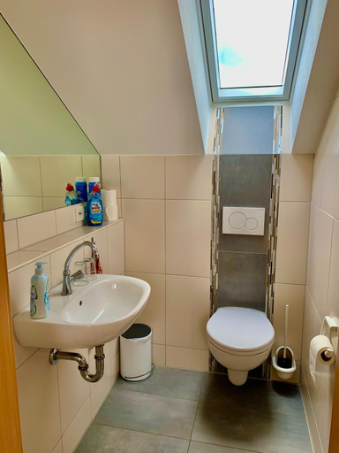 Bathroom 2, Monteurwohnung, 4 Schlafzimmer, Balkon, großer Parkplatz, neben A7, Ostalbkreis