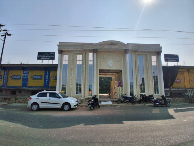 Front of property, Pearl Green Resort, Kanpur Nagar