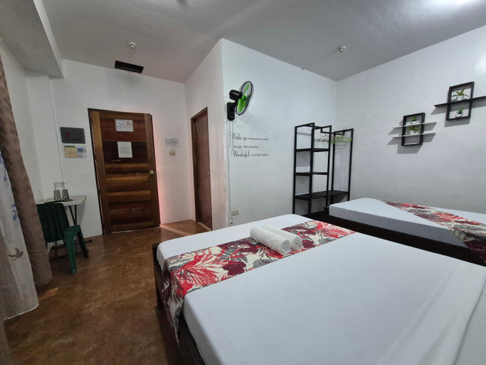 Bedroom 2, Alec Lodge, Coron