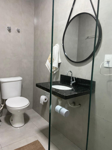 Bathroom, Hotel Atlantico, Americana