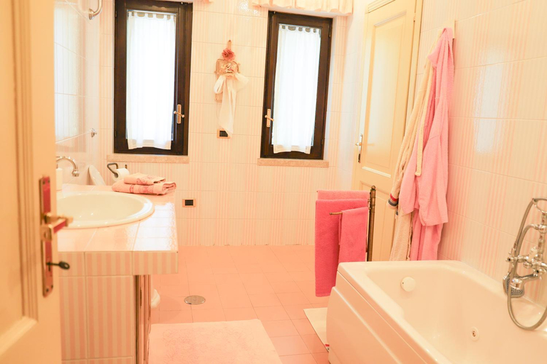 Bathroom 2, IL Tetto Di Guardia, Benevento