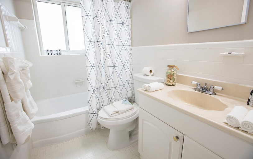 Bathroom 3, Beachside All Suites Hotel, Miami-Dade