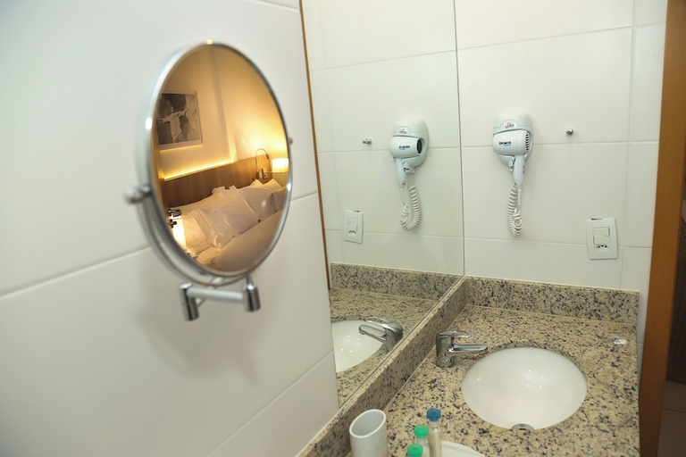 Bathroom 3, Promenade Soho Campos Hotel, Campos