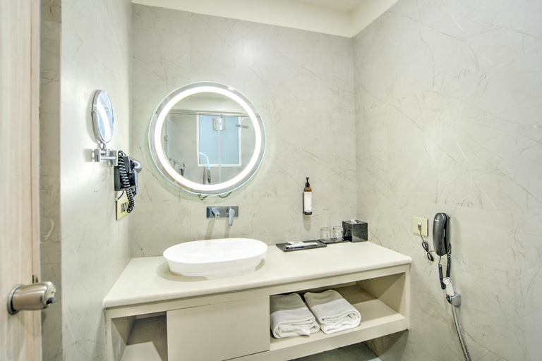 Bathroom, Clubhouse Hotel Ayodhya by CheckIn, Faizabad