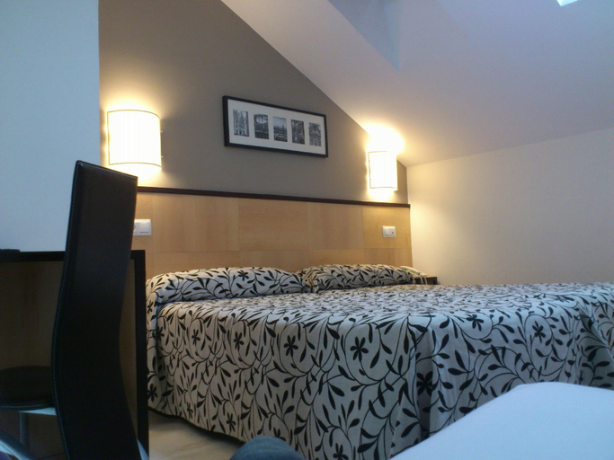 Bedroom 3, Alda Entrearcos, Burgos