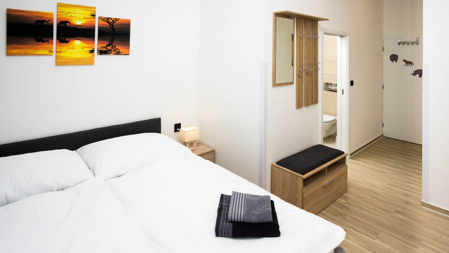 Bedroom 2, Apartment CONTINENTS by Train & Bus st., Praha 1
