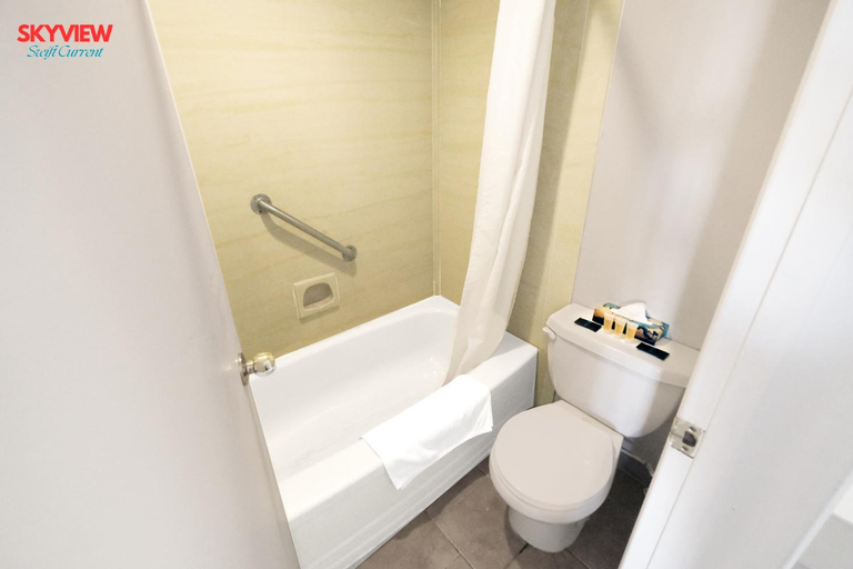 Bathroom 5, Swift Current Thriftlodge, Division No. 8