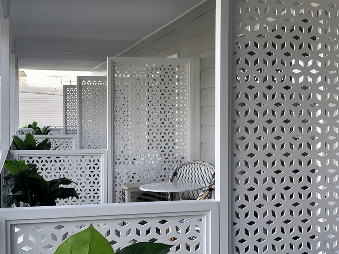 Bathroom 4, The Esplanade Motel, Lake Macquarie - East
