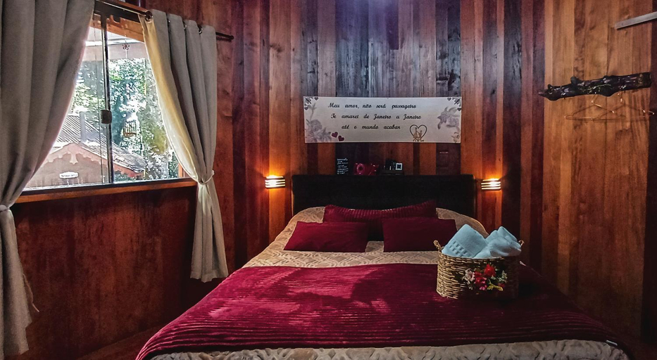 Bedroom 2, Chale Tematico em Pipa de Vinho - Parada da Pipa Chales, Canela
