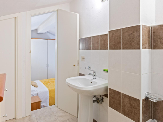 Bathroom 3, Cozy Tuscan Getaway, Florence