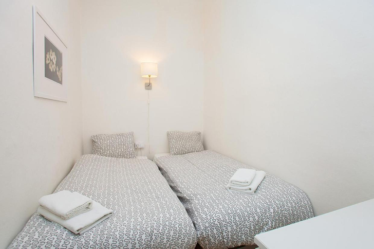 Bedroom 2, Gaudi Sagrada Familia, Barcelona