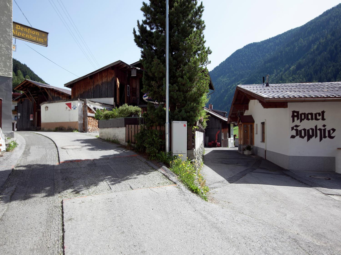 Others 4, Apartment in Kappl near Ski Slopes, Landeck