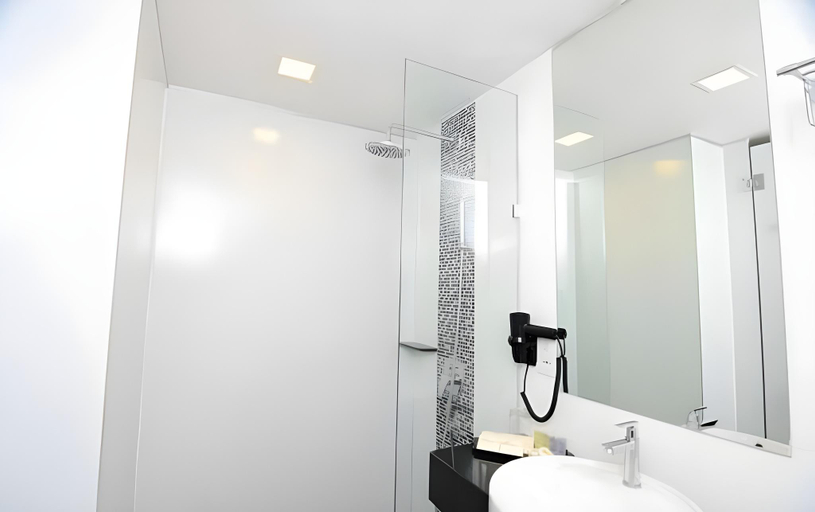 Bathroom 3, Mornington Hotel Sitiawan, Manjung