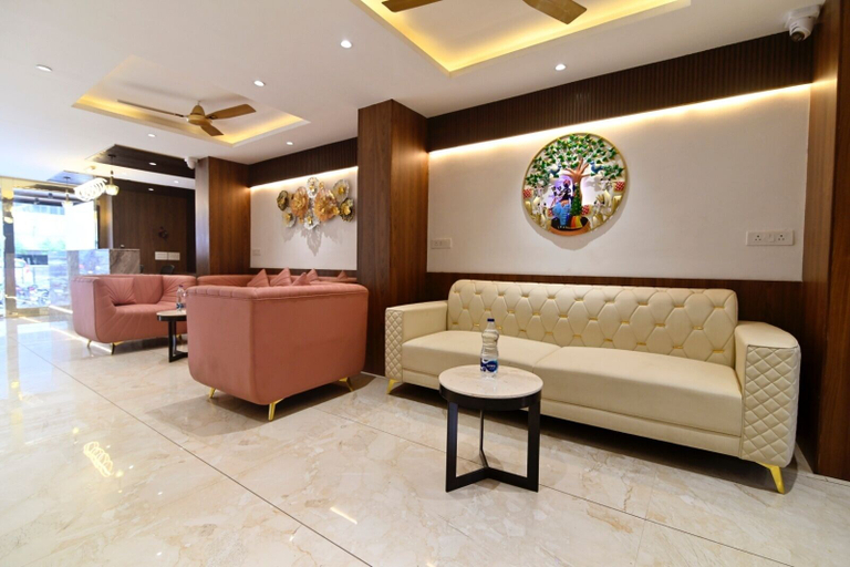 Lobby sitting area 3, Carry Plus Hotel, Indore
