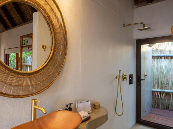Bathroom, ETNIKA MANOR HOUSE, Mopani