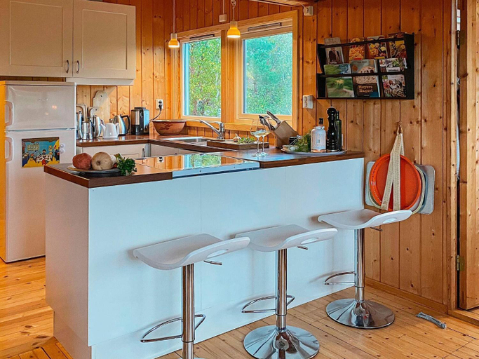 Food & Drinks, Serene Seaside Retreat in Vesteroy-By Traum, Hvaler